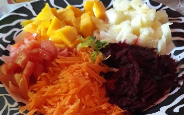 Receita de salada light de frutas com verduras