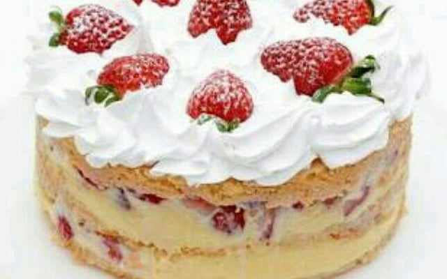 Bolo com recheio de creme