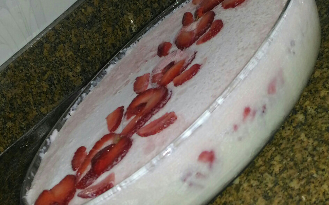 Mousse de morango e iogurte