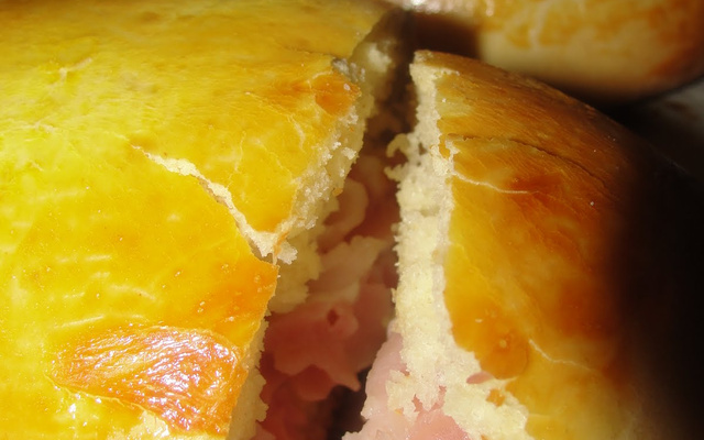 Pão de batata recheado