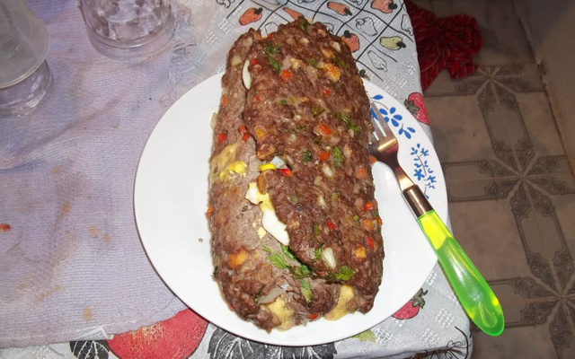 Rocambole de carne moída