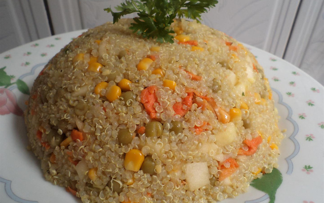 Cuzcuz de quinoa com cenoura e maçã