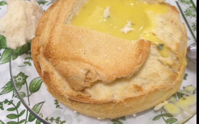 Creme de mandioquinha com gorgonzola e bacon