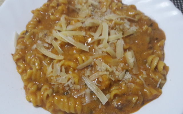 Macarrão na pressão com atum