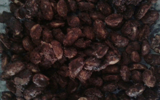 Amendoim com chocolate