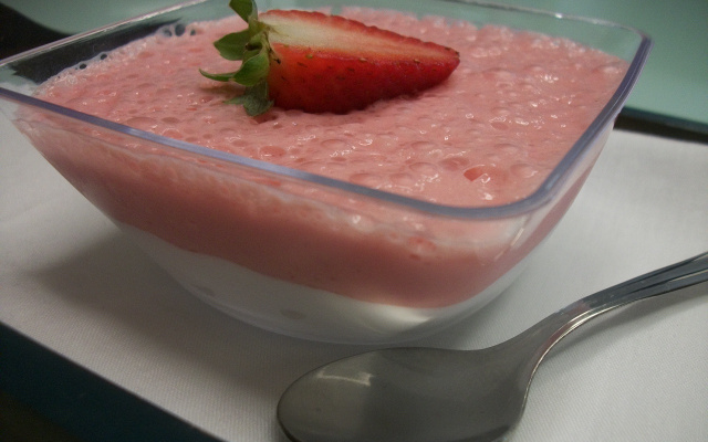 Maria-mole com creme de morango