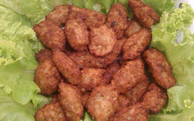 Bolinho de arroz com sardinha delicioso