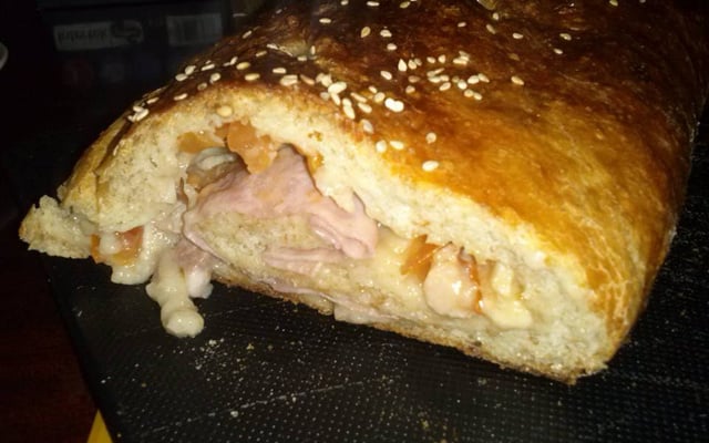 Pão de batata recheado