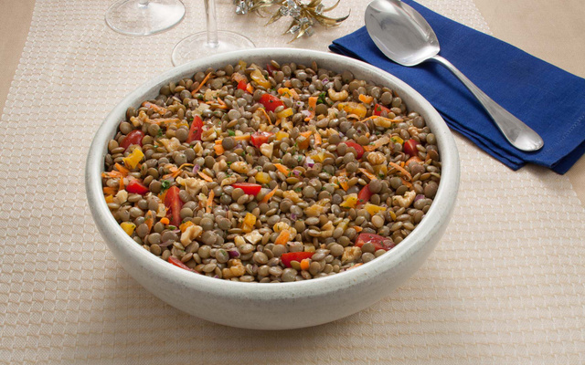 Salada de lentilha com damasco e nozes