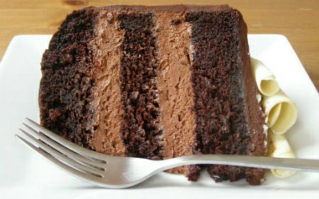 Bolo Recheado com Mousse de Chocolate