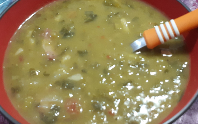 Sopa de ervilha com paio