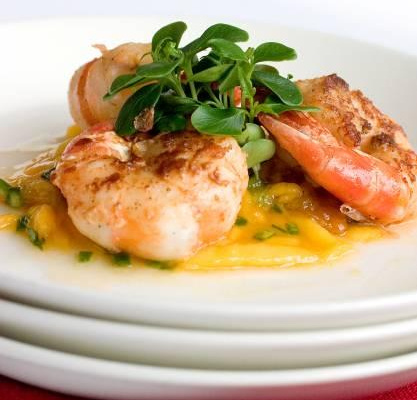 Camarão com manga e molho de damasco