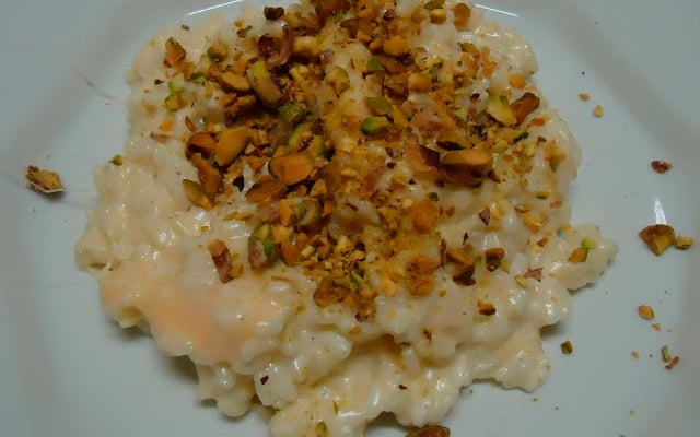 Risoto de cebola caramelizada com queijo brie e amêndoas