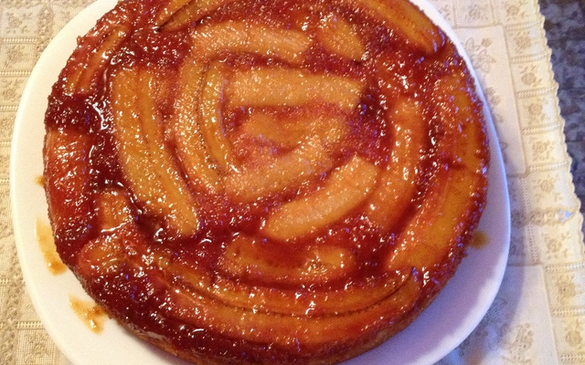 Bolo de banana caramelado