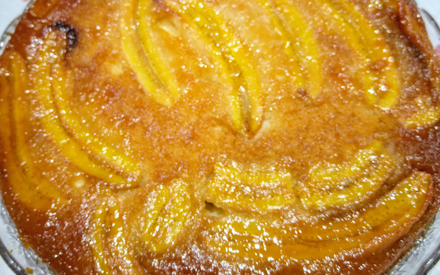 Bolo invertido de banana