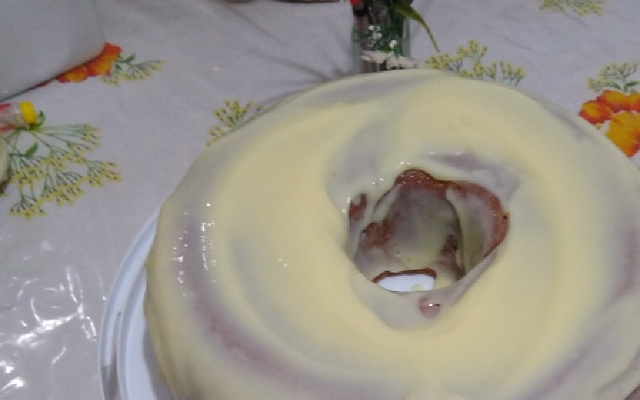 Bolo de limão com gelatina