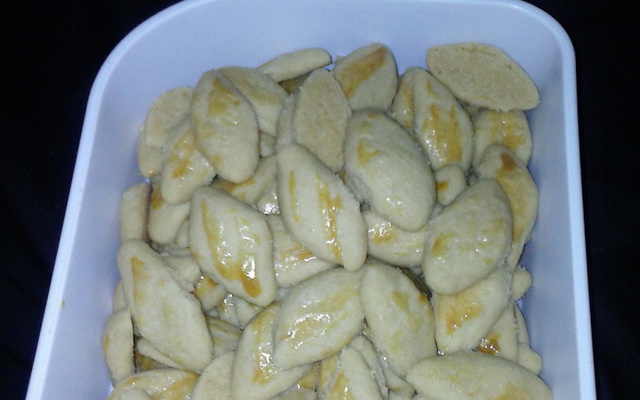 Salgadinho de queijo ralado (desmancha na boca)