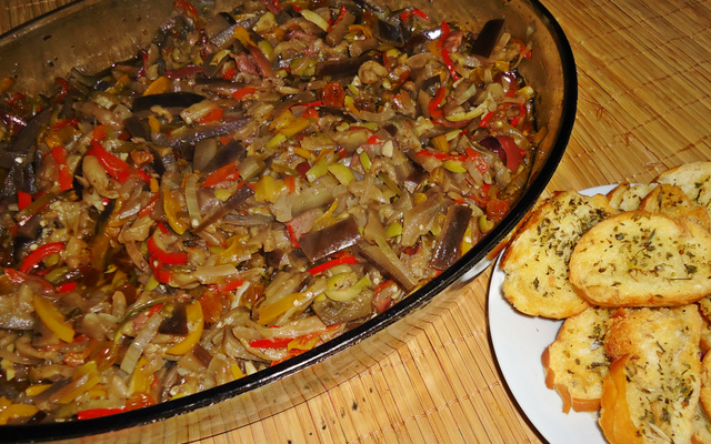 Antepasto com berinjela