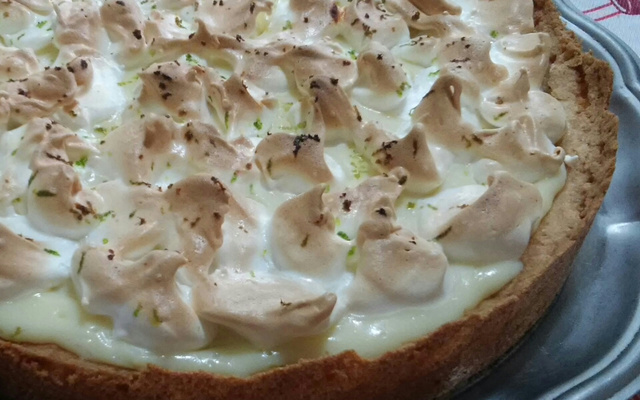Torta de limão com suspiro
