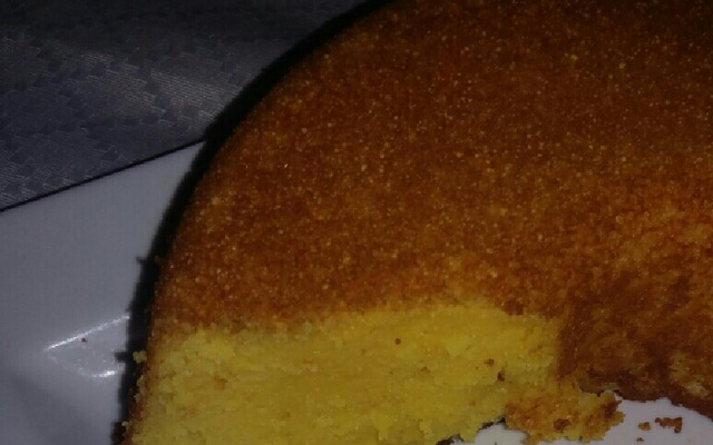 Bolo de fubá cremoso