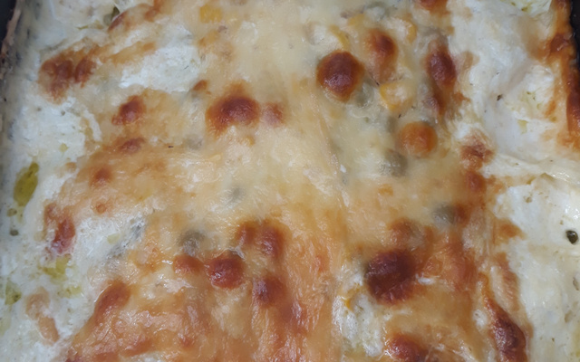 Filé de peito de frango ao forno com molho