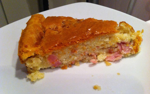 Torta salgada de presunto e queijo