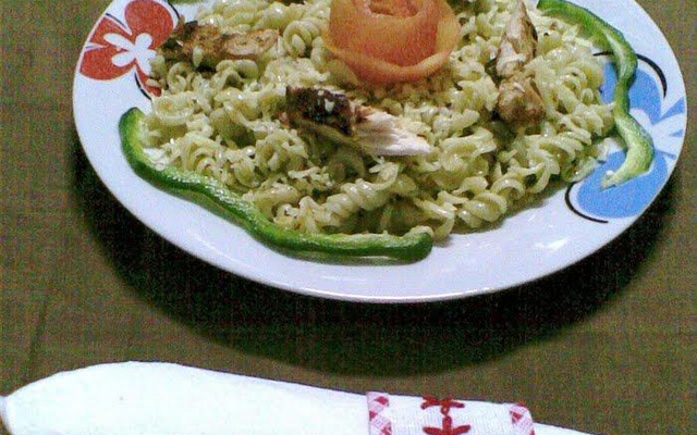 Macarrão parafuso com frango