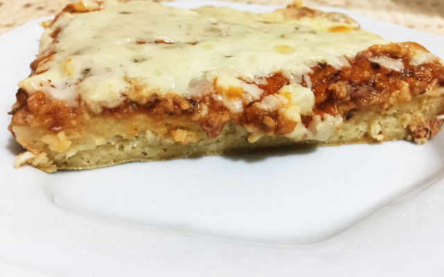 Pizza rápida de liquidificador 1/2 mussarela 1/2 atum