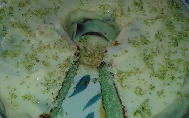 Fácil e surpreendente bolo de limão