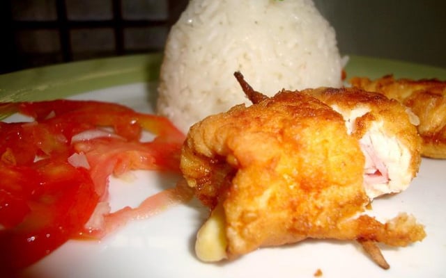 Rolês de frango recheado