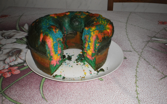 Bolo arco-íris
