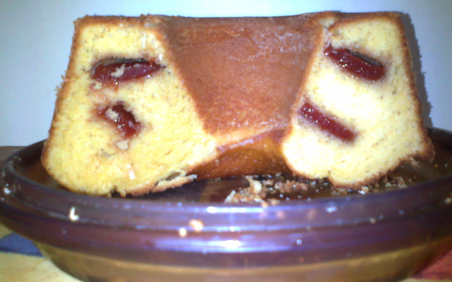 Bolo de Fuba com Goiabada