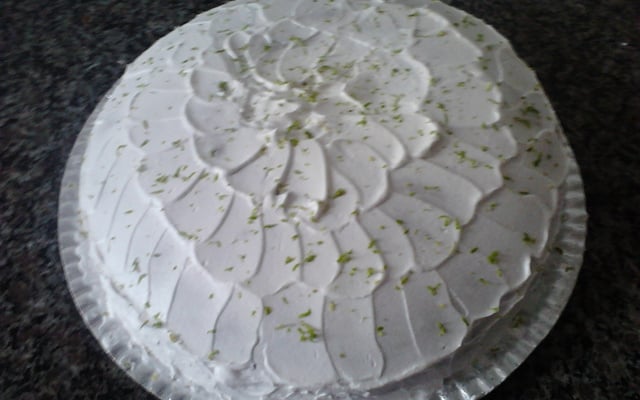 Bolo de limão com chantilly