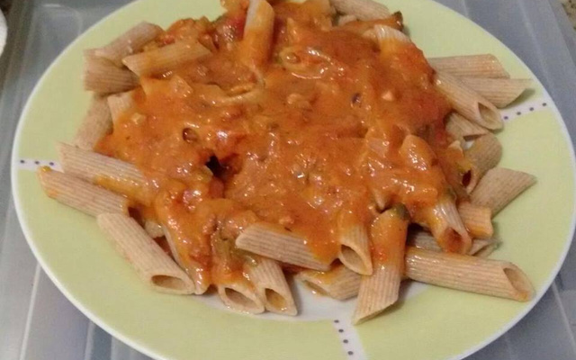 Macarrão ao molho de bacon especial