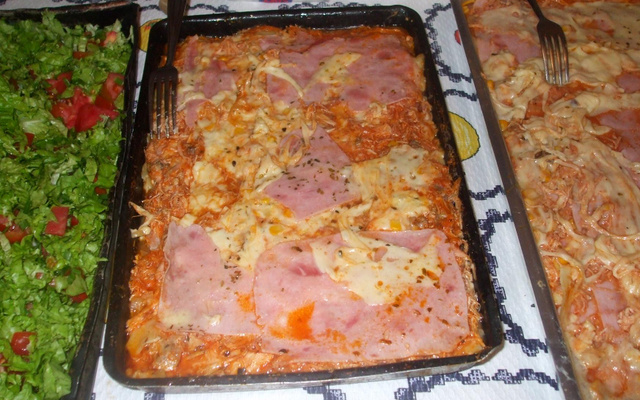 Lasanha simples com dois molhos