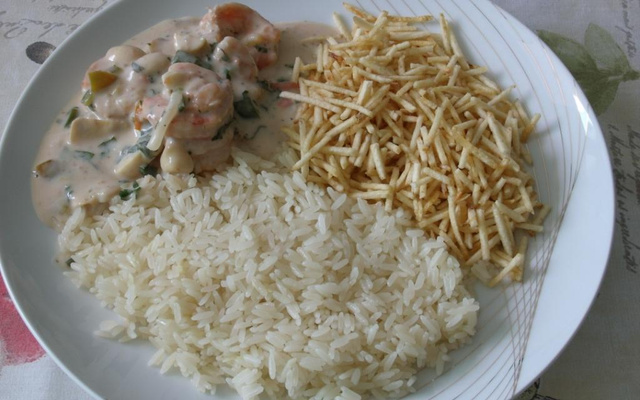 Estrogonofe de camarão