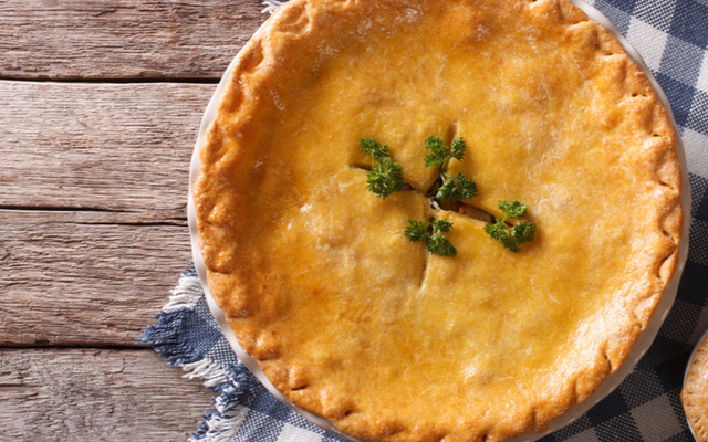 Torta salgada de farofa pronta
