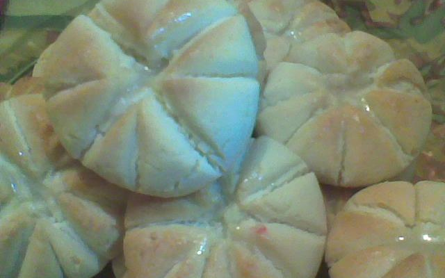 Quebrador com coco queimado e cobertura