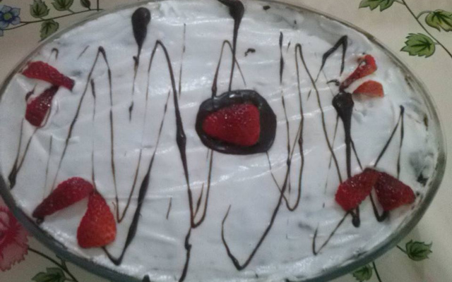 Pavê com morangos e chocolate
