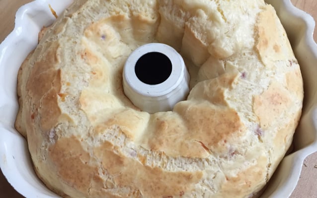 Bolo de pão de queijo simples da Sandra