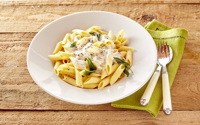 Macarrão de molho branco