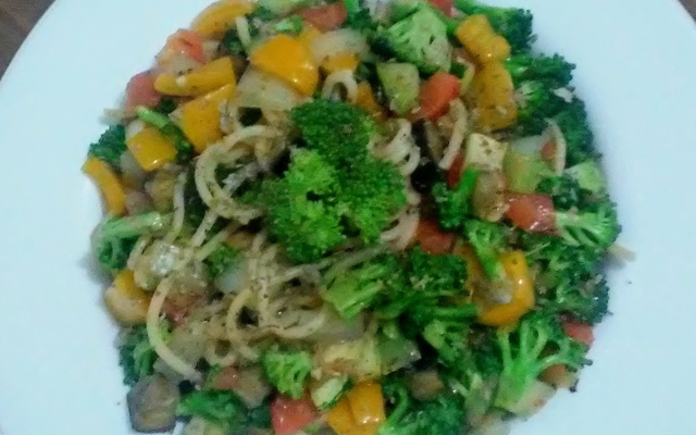 Macarrão com legumes