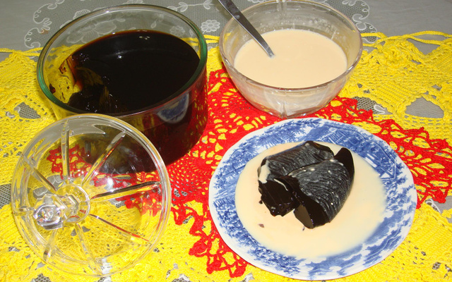 Gelatina de Café com Calda da Claudiakucau