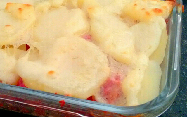 Batata gratinada com linguiça