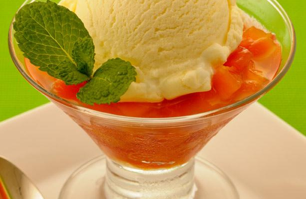 Doce de mamão com sorvete