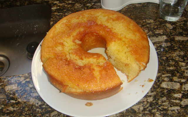 Bolo úmido de laranja