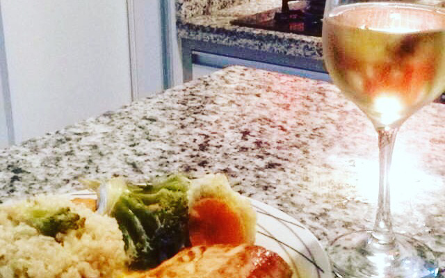 Salmão ao molho de maracujá