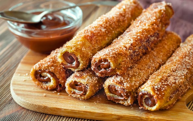 Churros fit de pão de forma na airfryer recheado