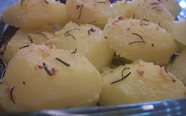 Batatas ao forno com alecrim