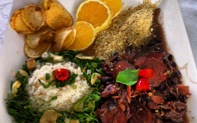 Feijão preto com carne seca